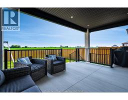 6 HEATHVIEW TRAIL - 44
