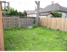 880 University AVENUE East - 17