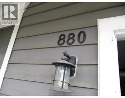 880 University AVENUE East - 2