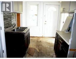 880 University AVENUE East - 23