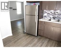 880 University AVENUE East - 9