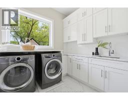 1094 ROSELAND DRIVE South - 36