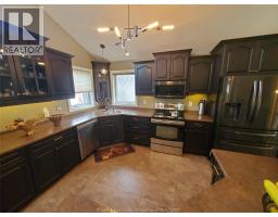 242 DONALD CRESCENT - 11