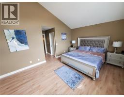 242 DONALD CRESCENT - 23