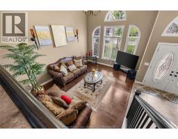 242 DONALD CRESCENT - 8