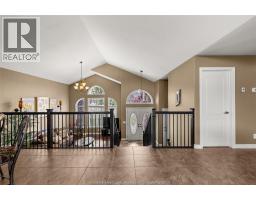 242 DONALD CRESCENT - 9