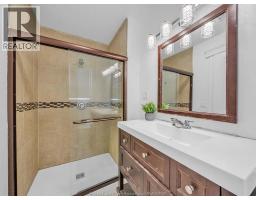 828 Lincoln - 18