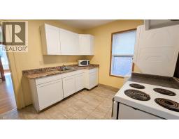 721-723 CAMPBELL AVENUE - 10