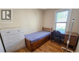 721-723 CAMPBELL AVENUE - 13