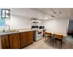 721-723 CAMPBELL AVENUE - 27