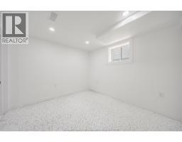 1153 GLADSTONE AVENUE - 42