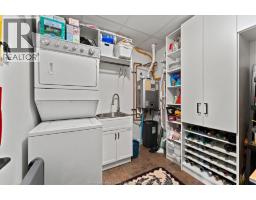 8475 WYANDOTTE STREET UnitNo. 111 - 28