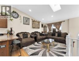 796 RICHMOND STREET - 12