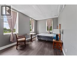 1353 WELLINGTON AVENUE - 16