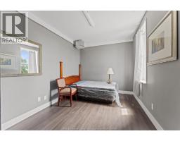 1353 WELLINGTON AVENUE - 32