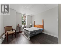 1353 WELLINGTON AVENUE - 34