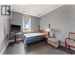 1353 WELLINGTON AVENUE - 36