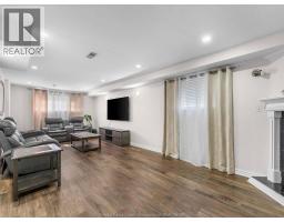 791 HELENA CRESCENT - 20