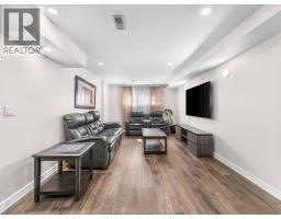 791 HELENA CRESCENT - 21
