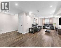 791 HELENA CRESCENT - 22