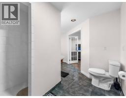 791 HELENA CRESCENT - 31