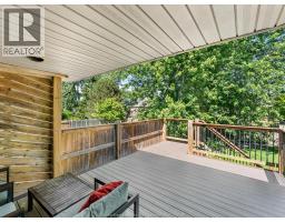 791 HELENA CRESCENT - 36