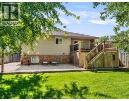 791 HELENA CRESCENT - 39