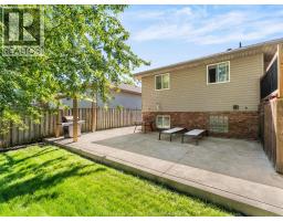 791 HELENA CRESCENT - 40