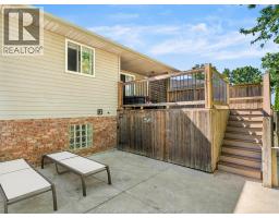 791 HELENA CRESCENT - 41