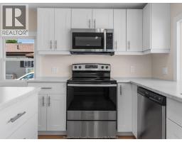 44 Miriam COURT - 11