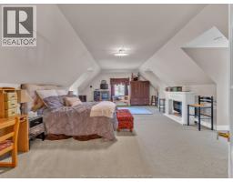 8355 BRODERICK ROAD - 32