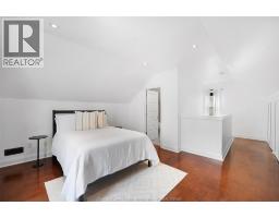 2326 GLADSTONE AVENUE - 16