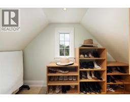 2326 GLADSTONE AVENUE - 20