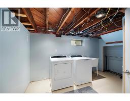 2326 GLADSTONE AVENUE - 27