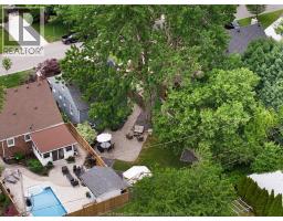 2326 GLADSTONE AVENUE - 32
