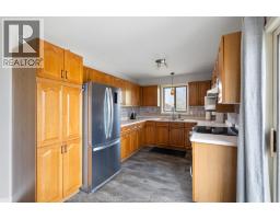 8020 Gardiner CRESCENT - 38