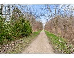 8020 Gardiner CRESCENT - 9