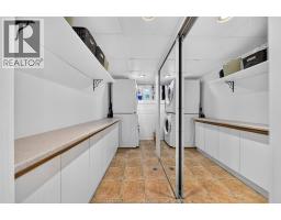 2 EARL COURT - 34