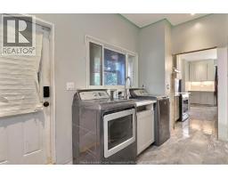 956 VICTORIA - 17