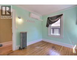 956 VICTORIA - 21