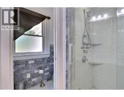 956 VICTORIA - 24
