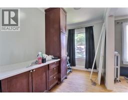 956 VICTORIA - 33