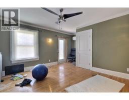 956 VICTORIA - 35