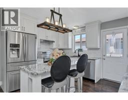 752 HELENA CRESCENT - 13