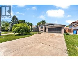 752 HELENA CRESCENT - 2