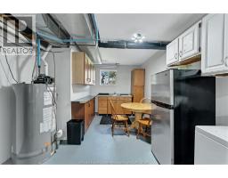 752 HELENA CRESCENT - 24