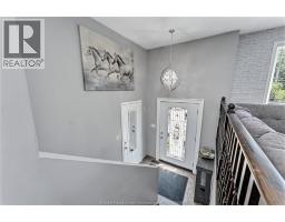 752 HELENA CRESCENT - 6