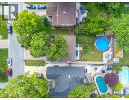 538 Michael CRESCENT - 3
