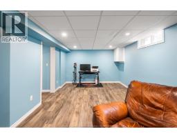 538 Michael CRESCENT - 33