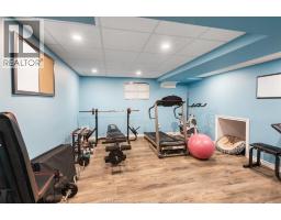 538 Michael CRESCENT - 34
